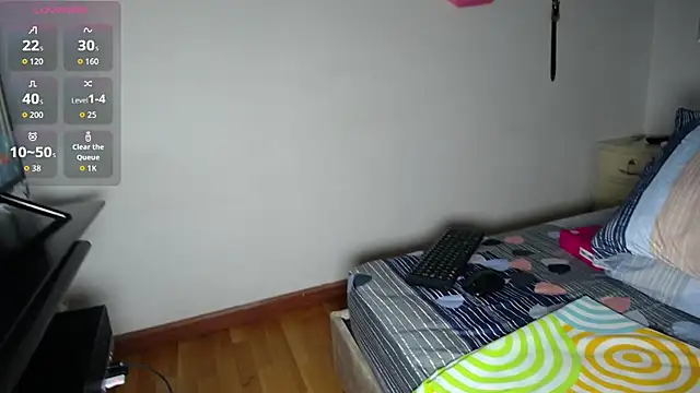 Snapshot of tiffany__pink chatting on December 18, 8:59 pm tiffany pink online show from December 18, 8:59 pm