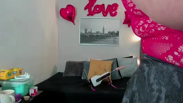 Snapshot of Cheryl_JONES chatting on March 11, 4:35 pm Cheryl JONES online show from March 11, 4:35 pm