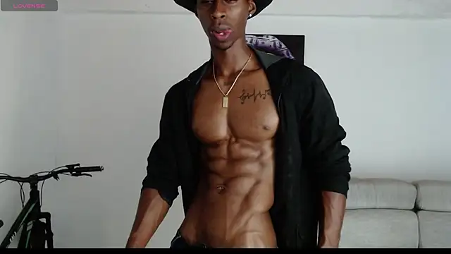 Snapshot of drake_brwon_23 chatting on June 21, 9:06 pm drake brwon 23 online show from June 21, 9:06 pm