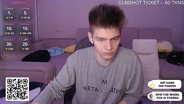 Snapshot of dantebigboi300 chatting on December 11, 9:01 pm dantebigboi300 online show from December 11, 9:01 pm