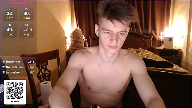 Snapshot of dantebigboi300 chatting on February 1, 9:29 pm dantebigboi300 online show from February 1, 9:29 pm