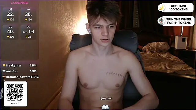 Snapshot of dantebigboi300 chatting on February 8, 11:45 pm dantebigboi300 online show from February 8, 11:45 pm