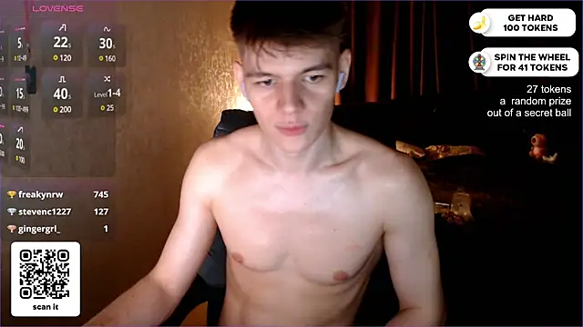 Snapshot of dantebigboi300 chatting on February 18, 10:03 pm dantebigboi300 online show from February 18, 10:03 pm