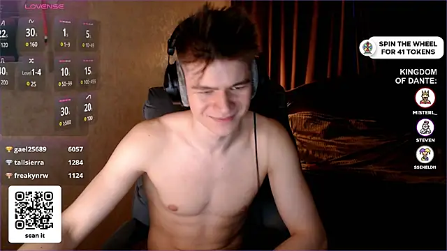 Snapshot of dantebigboi300 chatting on February 22, 12:27 am dantebigboi300 online show from February 22, 12:27 am