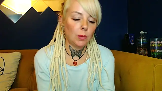 Snapshot of pixiedreadx chatting on October 20, 10:54 pm pixiedreadx online show from October 20, 10:54 pm