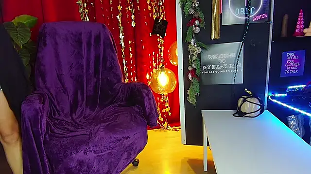 Snapshot of iammistress chatting on December 20, 5:51 pm iammistress online show from December 20, 5:51 pm