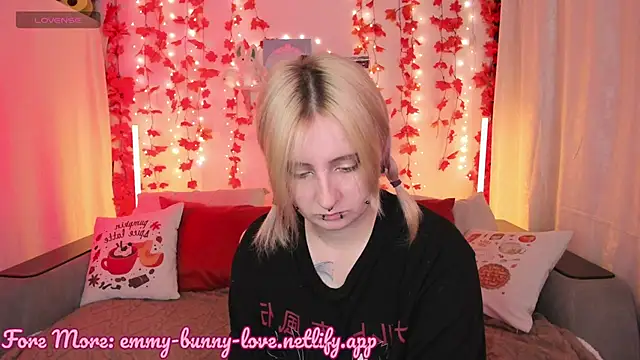 EmmyBunny online show from September 19, 3:34 pm