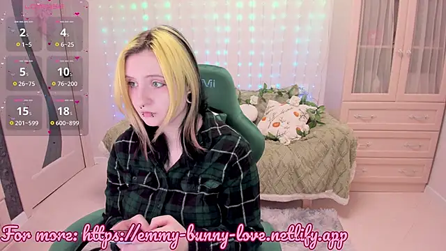 EmmyBunny online show from March 3, 2:56 pm