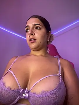 Alicia Ruiz online show from March 30, 7:04 pm