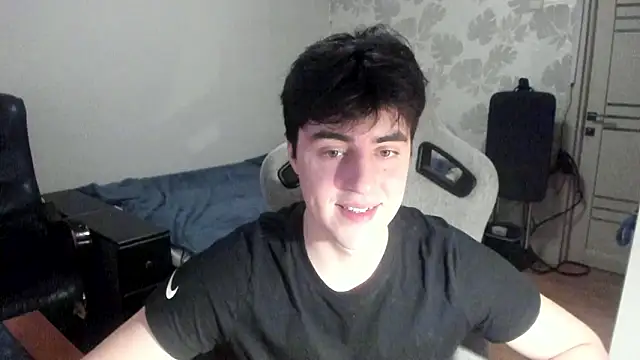 Snapshot of Knuckles17 chatting on February 6, 1:25 pm Knuckles17 online show from February 6, 1:25 pm