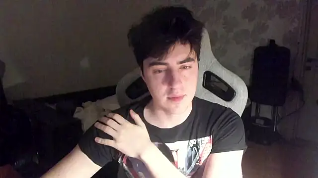 Snapshot of Knuckles17 chatting on February 12, 1:28 pm Knuckles17 online show from February 12, 1:28 pm