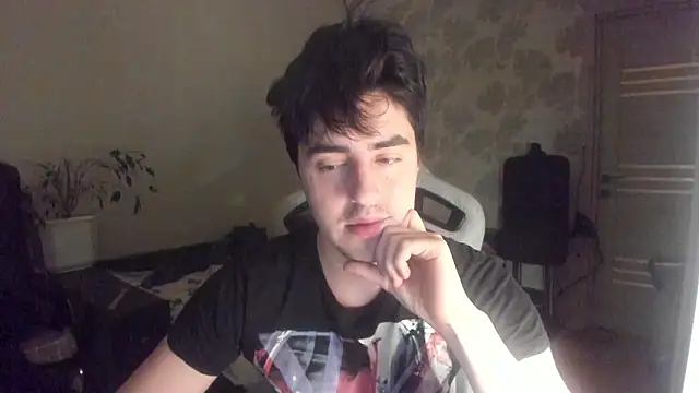 Snapshot of Knuckles17 chatting on February 21, 5:47 pm Knuckles17 online show from February 21, 5:47 pm