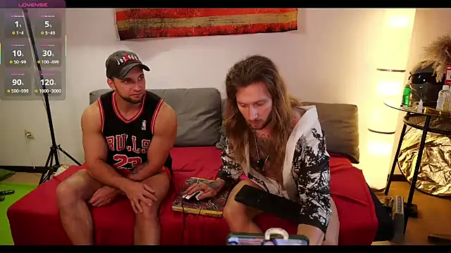 Snapshot of rusbigpaul chatting on November 11, 8:03 am rusbigpaul online show from November 11, 8:03 am