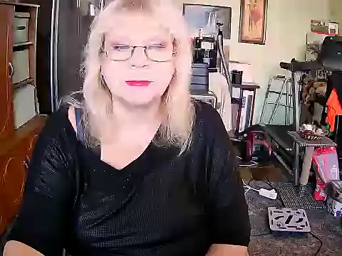 LOLA8888 online show from September 27, 11:15 am