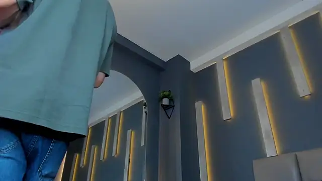 alexgiraldo  online show from March 4, 11:29 am