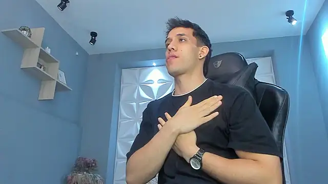 alexgiraldo  online show from March 13, 2:33 pm