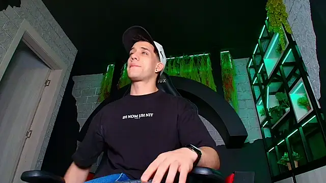 alexgiraldo  online show from March 20, 11:27 am