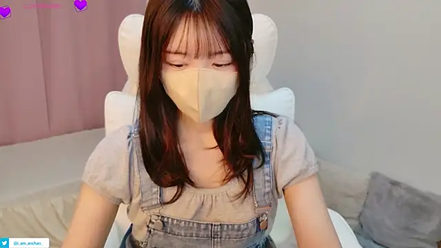 Snapshot of anchan_ chatting on July 18, 12:53 pm anchan online show from July 18, 12:53 pm
