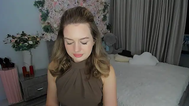 MiracleCurly online show from October 8, 6:05 pm