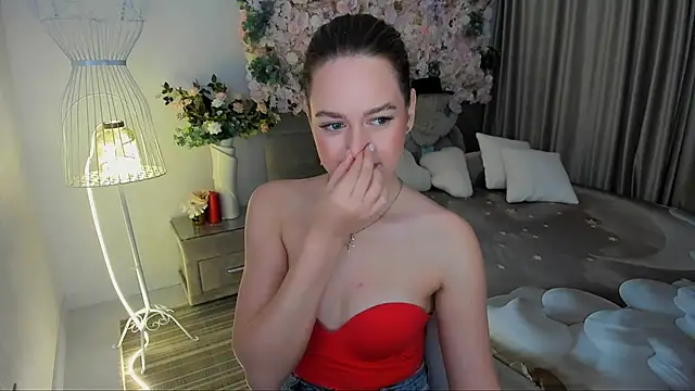 MiracleCurly online show from November 17, 7:30 pm