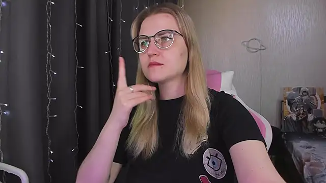 MissBrightShine online show from March 27, 10:37 am