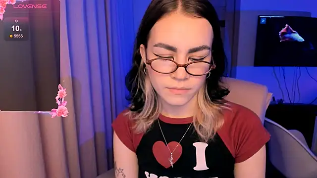 Snapshot of _selectrra chatting on December 9, 4:26 pm  selectrra online show from December 9, 4:26 pm