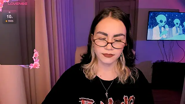 Snapshot of _selectrra chatting on December 11, 3:05 pm  selectrra online show from December 11, 3:05 pm