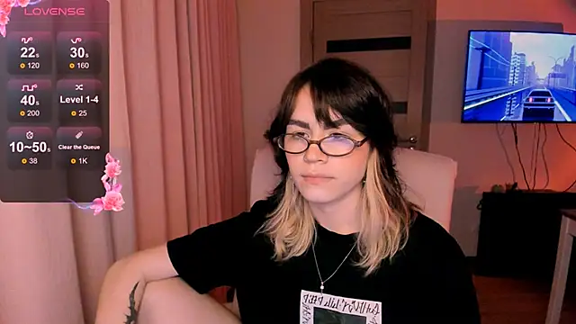 Snapshot of _selectrra chatting on December 24, 6:17 pm  selectrra online show from December 24, 6:17 pm