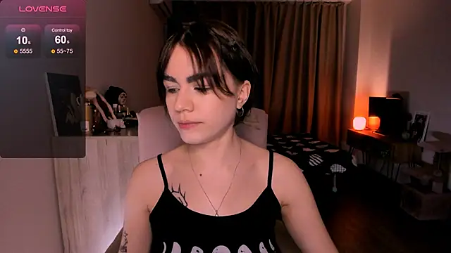 Snapshot of _selectrra chatting on March 5, 11:17 am  selectrra online show from March 5, 11:17 am