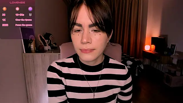 Snapshot of _selectrra chatting on March 12, 12:47 pm  selectrra online show from March 12, 12:47 pm