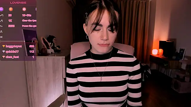 Snapshot of _selectrra chatting on March 12, 3:51 pm  selectrra online show from March 12, 3:51 pm