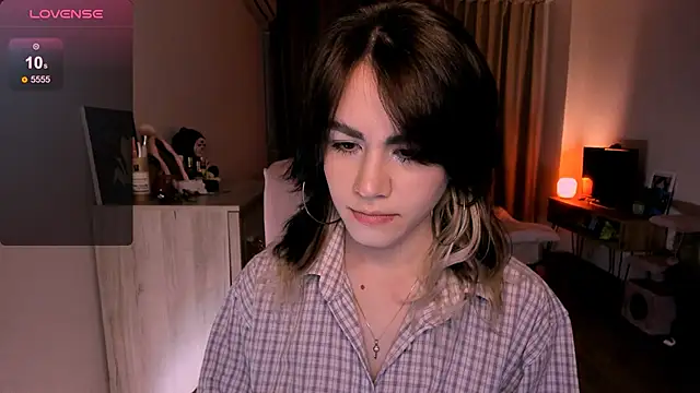 Snapshot of _selectrra chatting on March 20, 1:37 pm  selectrra online show from March 20, 1:37 pm