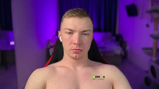 Snapshot of iron__chap chatting on February 13, 8:49 pm iron chap online show from February 13, 8:49 pm