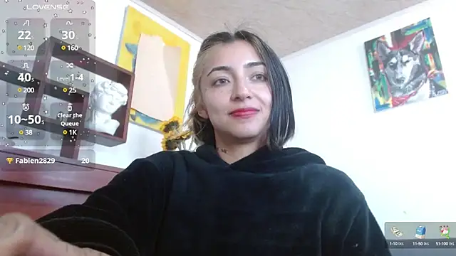 Snapshot of ZoeBakers_ chatting on February 6, 1:32 pm ZoeBakers online show from February 6, 1:32 pm