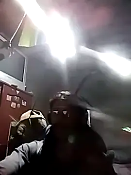 Snapshot of davidatration15 chatting on January 14, 4:36 am davidatration15 online show from January 14, 4:36 am