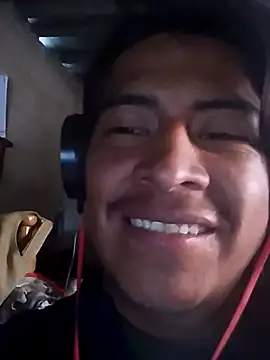 Snapshot of davidatration15 chatting on September 24, 6:33 pm davidatration15 online show from September 24, 6:33 pm