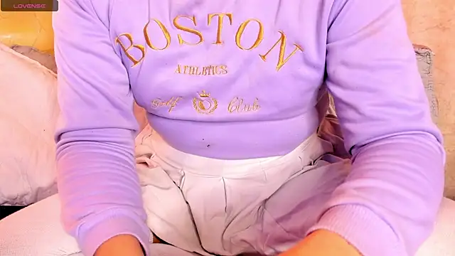 Snapshot of Satuurn_ chatting on January 13, 2:11 pm Satuurn online show from January 13, 2:11 pm