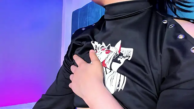 Snapshot of Satuurn_ chatting on January 17, 5:19 pm Satuurn online show from January 17, 5:19 pm