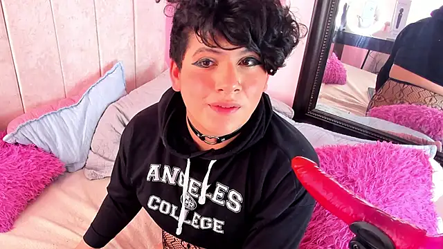 Snapshot of Satuurn_ chatting on February 15, 6:55 pm Satuurn online show from February 15, 6:55 pm