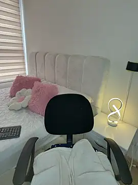 Zoe olsen online show from June 2, 8:33 pm