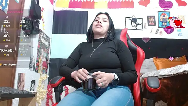 Snapshot of Saray_extrovert_ chatting on November 28, 5:32 am Saray extrovert online show from November 28, 5:32 am