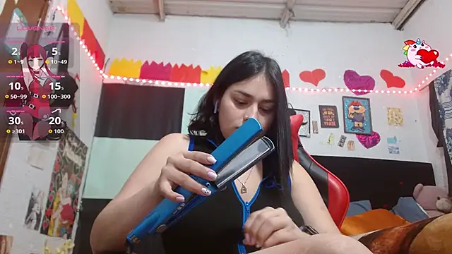 Snapshot of Saray_extrovert_ chatting on February 4, 3:56 am Saray extrovert online show from February 4, 3:56 am