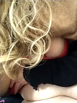 Snapshot of Impression222 chatting on January 19, 11:47 am Impression222 online show from January 19, 11:47 am