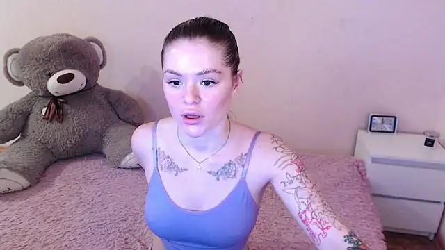 miaacatt online show from February 18, 10:16 am