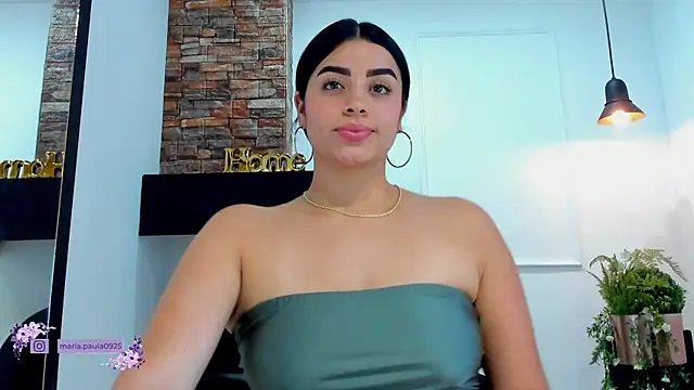 Paula Desousa online show from January 6, 9:43 pm