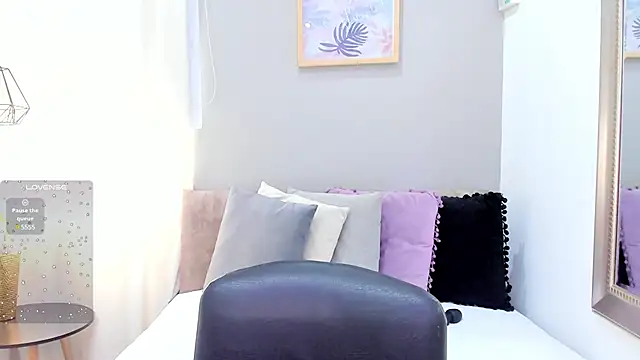 Paula Desousa online show from January 15, 7:34 pm