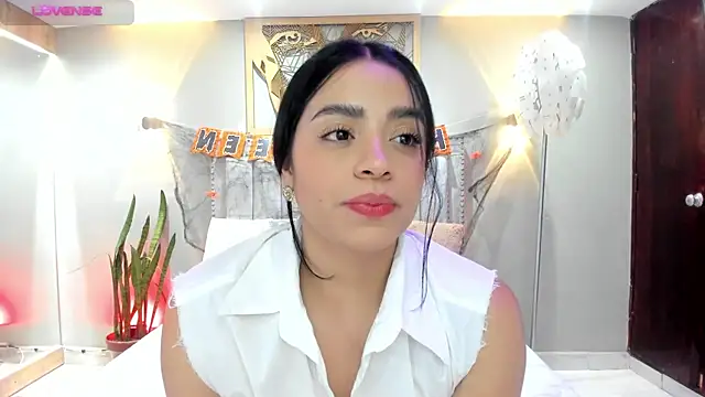 Snapshot of Paula_Desousa chatting on October 28, 7:38 pm Paula Desousa online show from October 28, 7:38 pm