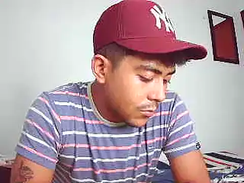 Snapshot of wailer_ chatting on December 30, 8:04 pm wailer online show from December 30, 8:04 pm