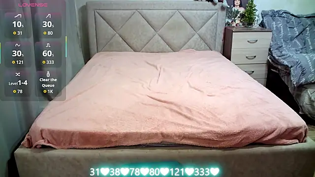 juliettkalen online show from December 1, 4:28 am