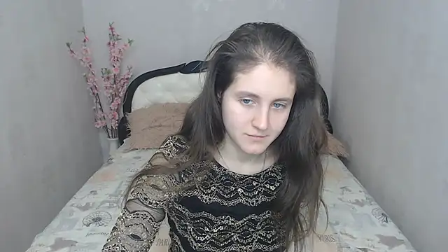 Holliy Cooper online show from December 17, 8:56 am